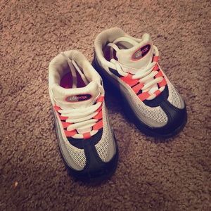 Airmax Coral tennis baby size 6